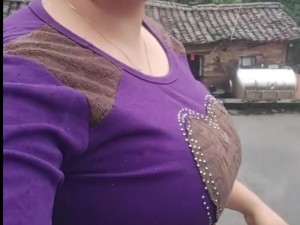 丰满大乳奶做爰XXX视频小说【丰满大乳奶做爰 XXX 视频小说：禁忌的诱惑】