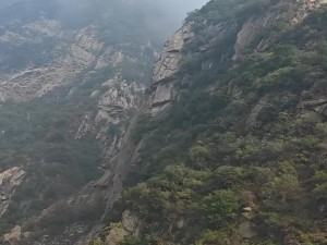 云丘山徒步之旅：挑战爬山强度，领略自然之美